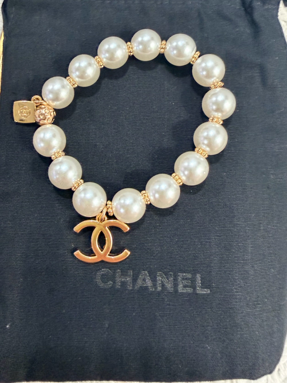 Chanel Beaute  (GWP ) Faux Pearl + 2 Gold Charm Stretchy Bracelet + Dustie/Box✨